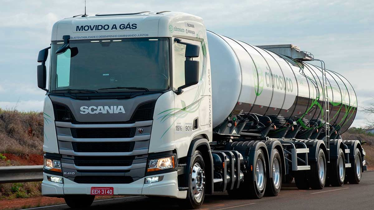 Scania comemora sucesso de sua nova geração de caminhões, anuncia oferta de modelos movidos a GNV no Brasil em 2020 e já testa localmente unidade movida 100% a biometano